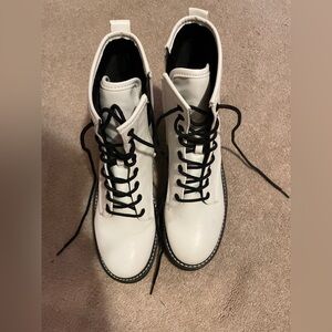 New Madden Girl White and Black Lace-Up Boots